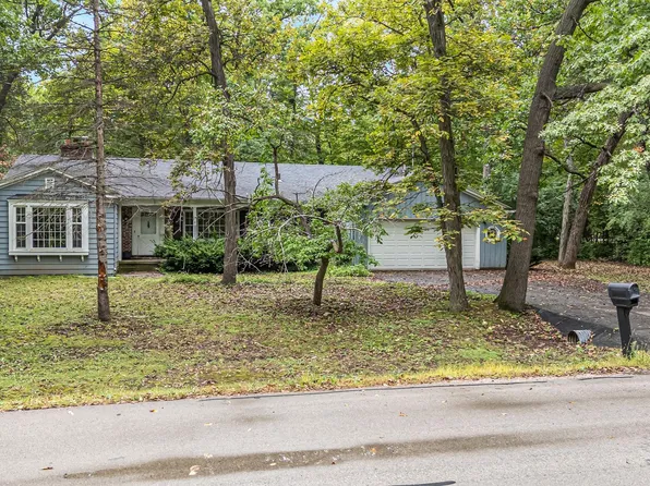 25 Lullabye Rd, Oshkosh, WI 54904