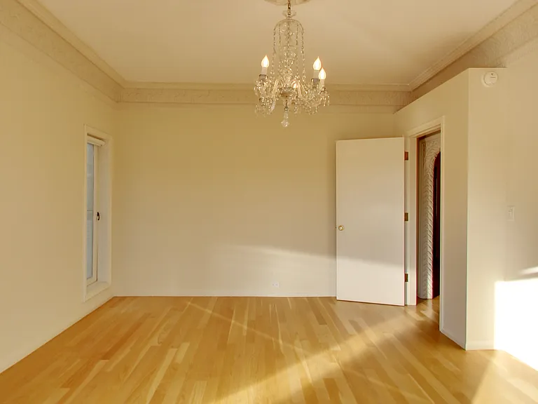 2090 Green Street (003r) — Photo 19