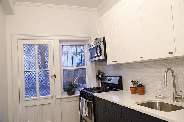 Rented by Bohemia Realty Group | media 59