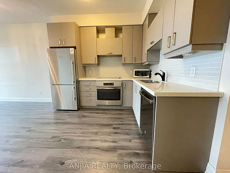 28 Uptown Dr #615 — Photo 8