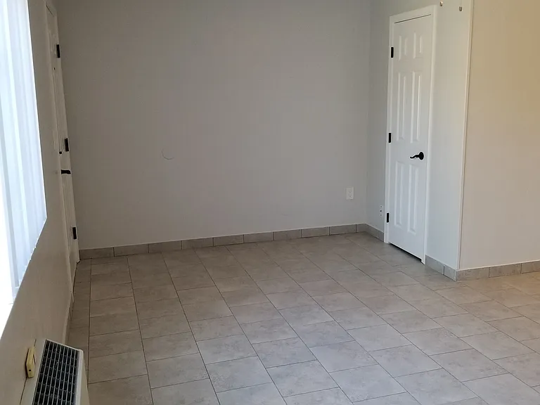 Redlands Pines Apartments — Photo 37