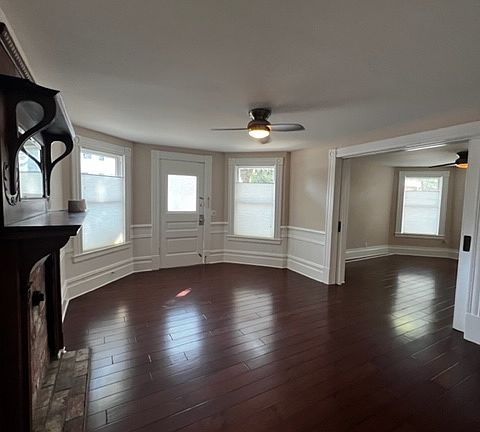 2nd image of 2400 1/2 H St