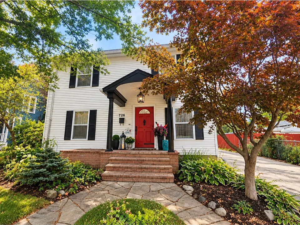 726 Michigan St