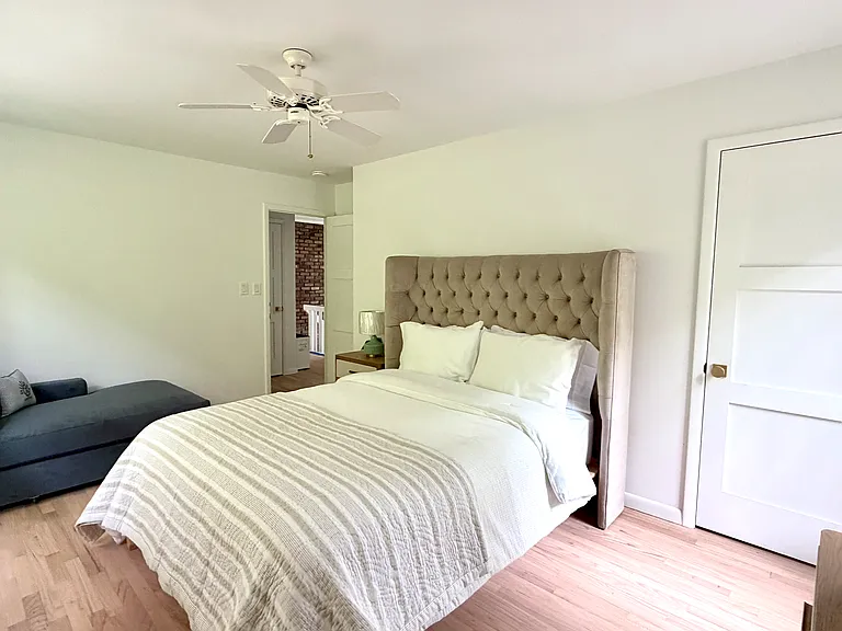 19 Peconic Ave — Photo 8