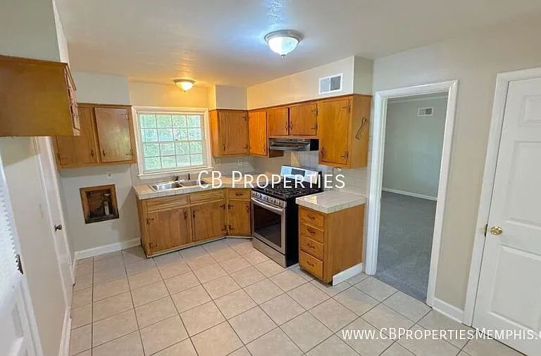 4027 Faronia Dr — Photo 2