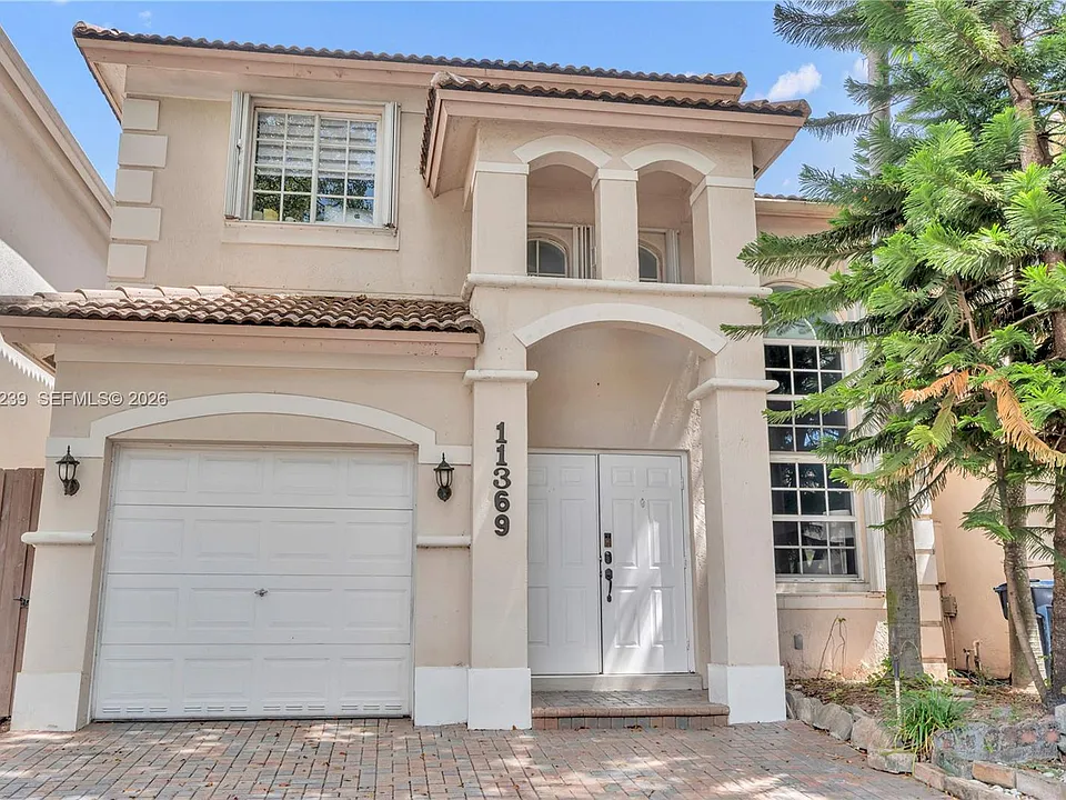 11369 NW 73rd Ter