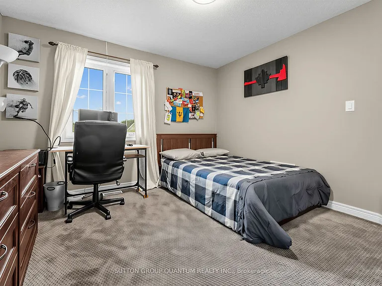 581 Grant Way #UPPER — Photo 23