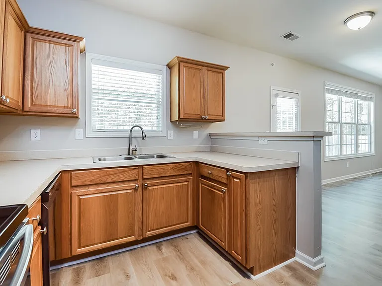 6933 Grand Hickory Dr — Photo 8