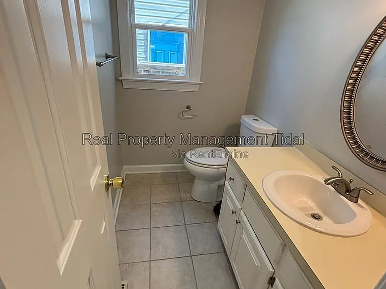8956 Belgrave Ave — Photo 9
