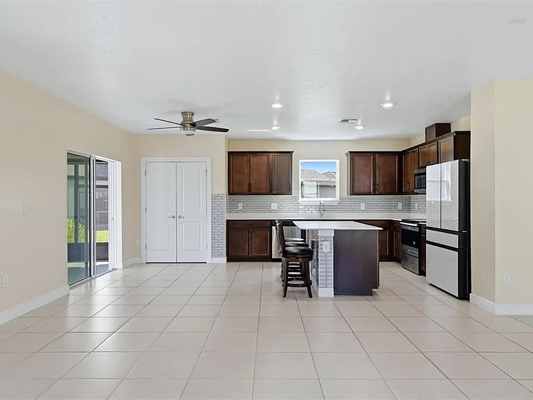 9108 Royal River Cir — Photo 13
