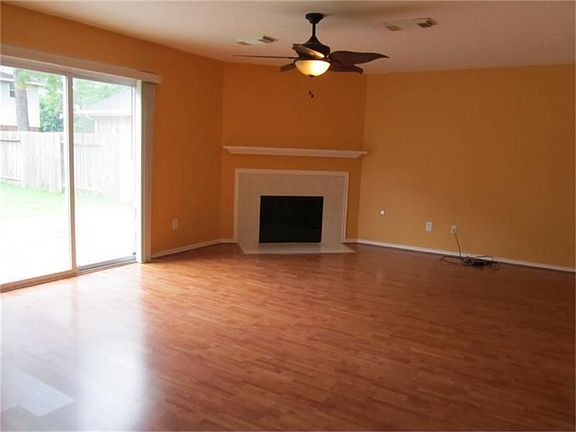 4th image of 19310 Navarro Mills Dr