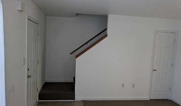 4th image of 901 Weeping Willow Dr