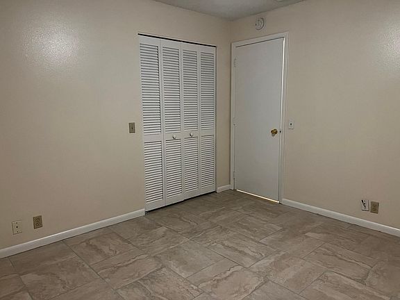 5th image of 421 E Hillcrest Ave