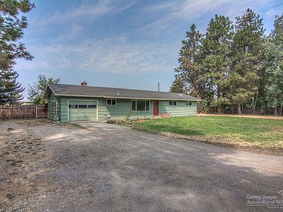 2nd image of 147 SE Willowdale Dr