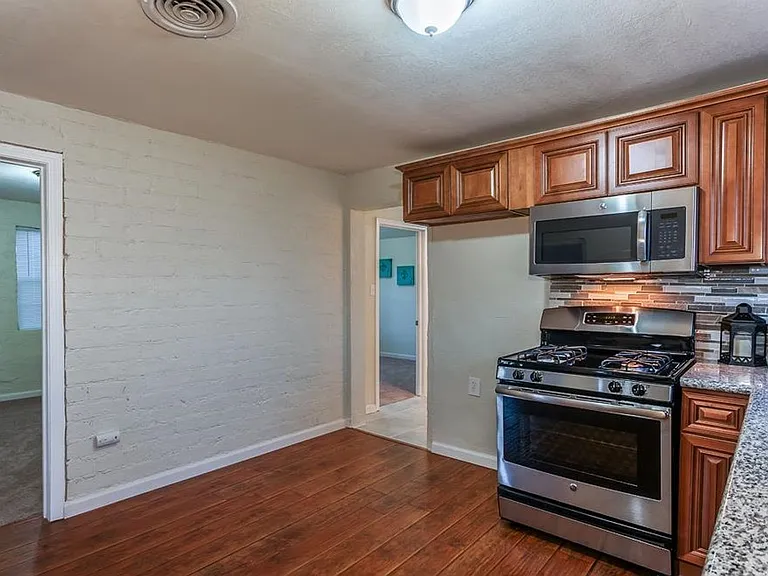6388 West Ct — Photo 2