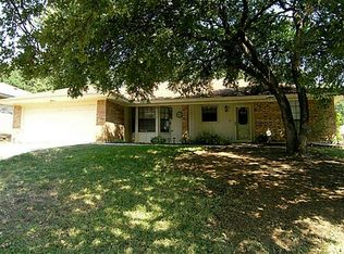 7613 Kell Dr, Fort Worth, TX 76112