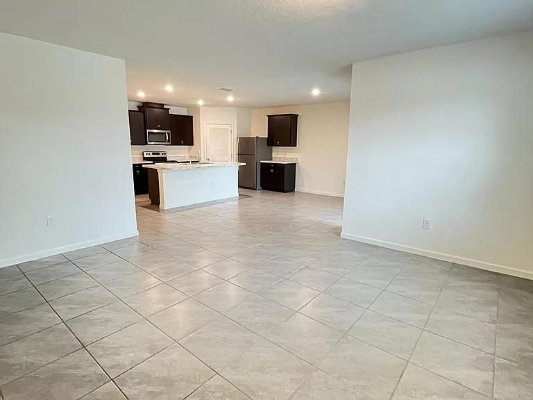 1570 San Filippo Dr SE — Photo 3