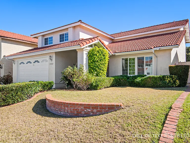 13327 Entreken Ave — Photo 36