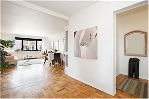 Sold by Marilyn Korn Real Estate | media 22