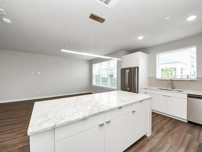 2002 Spring Stuebner #108 — Photo 11