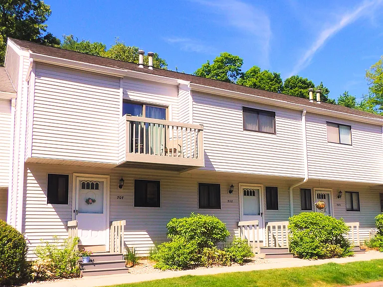 707 Timber Ln — Photo 15