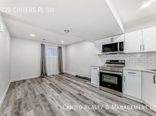 7228 Chivers Pl SW, Edmonton, AB T6W4L4