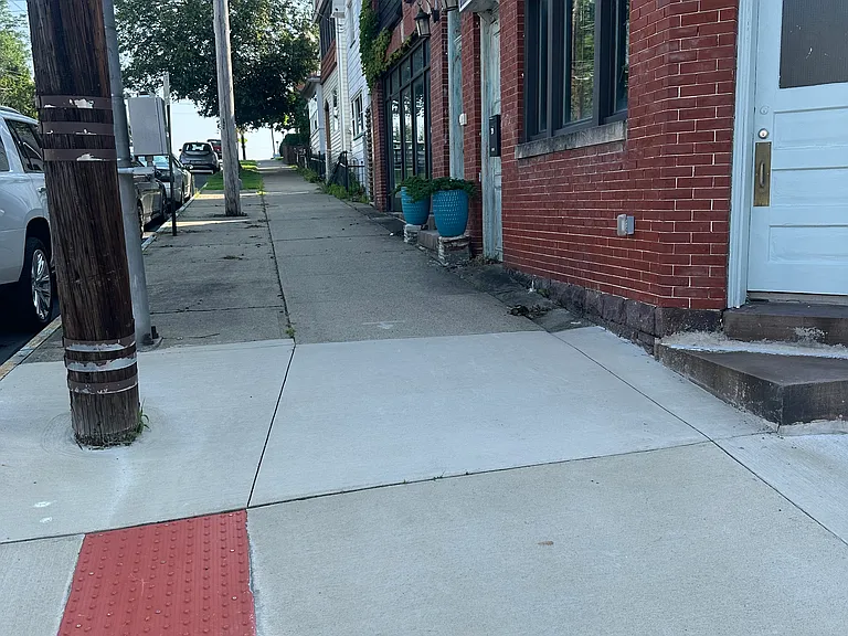 643 N Main St — Photo 15