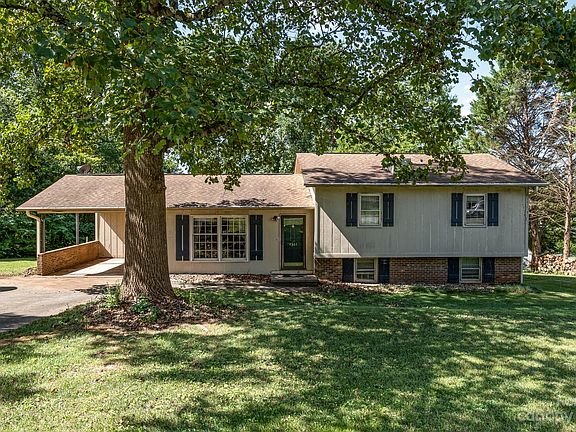 3rd image of 4361 Greenbriar Dr