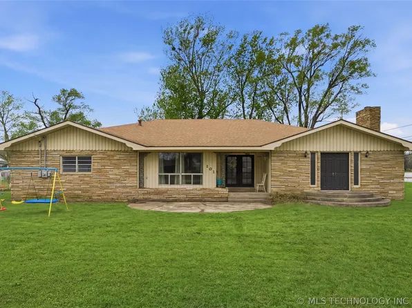 101 S Hall St, Adair, OK 74330