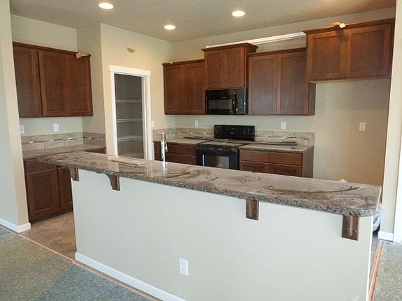 4th image of 3209 S Dearborn Ln