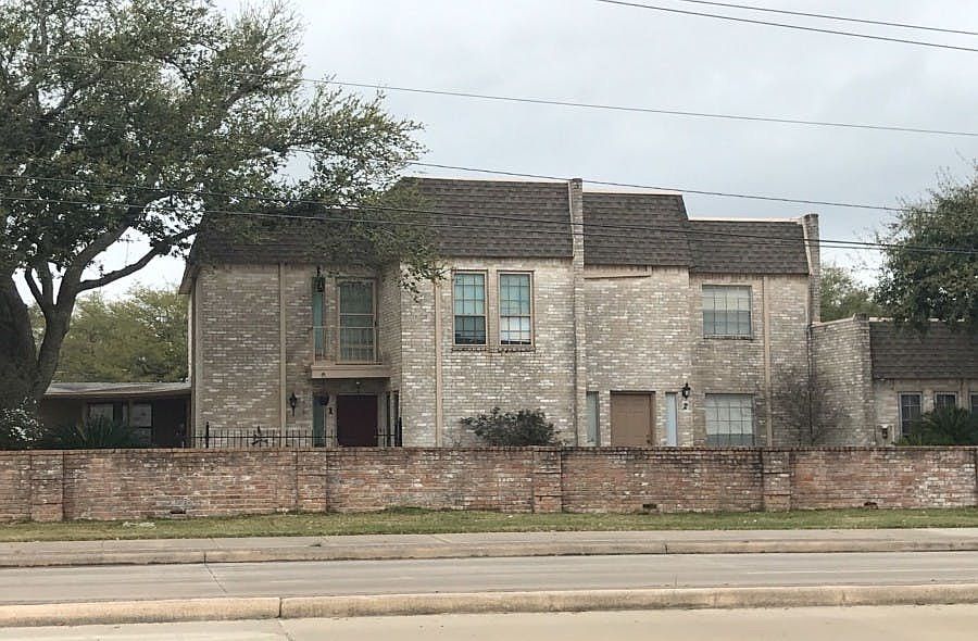 1st image of 1 River Creek Way