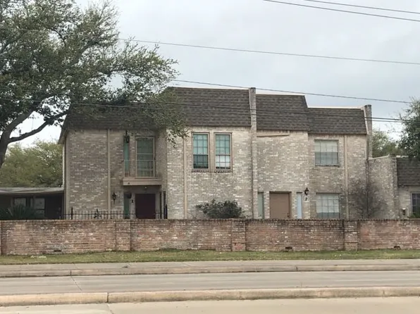 1 River Creek Way, Sugar Land, TX 77478