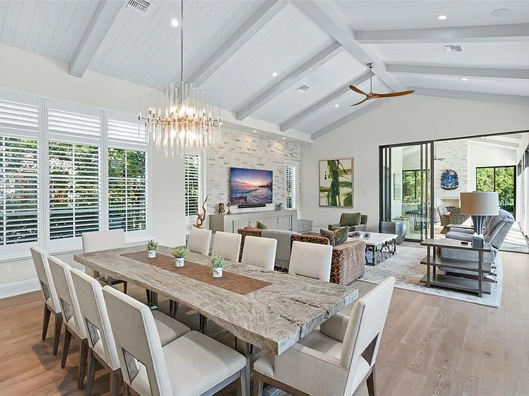 10331 Los Feliz Dr — Photo 27
