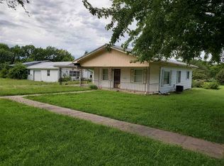 203 S G St, Herington, KS 67449