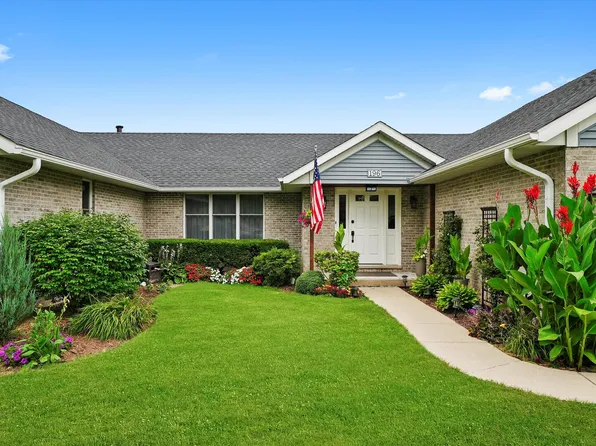 196 Shining Moon Path, Gilberts, IL 60136