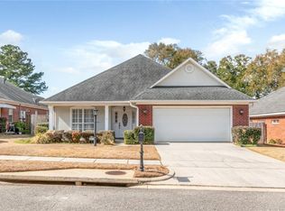 1118 Hillcrest Xing E, Mobile, AL 36695