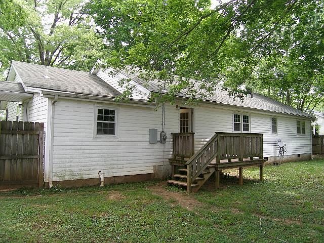 2nd image of 121 SE Forrest Ln