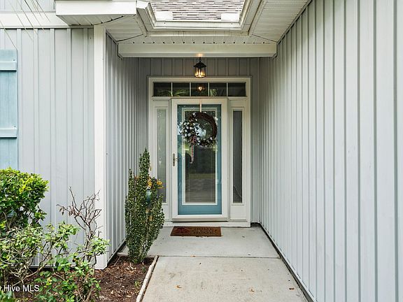 5th image of 7139 Bonaventure Street SW