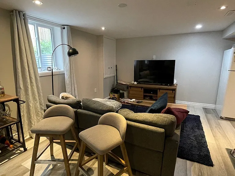 956 Lemar Rd #U-B — Photo 1