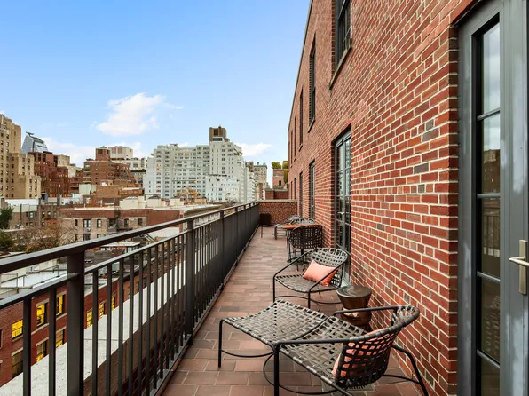 160 West 12th Street image 5 of 16