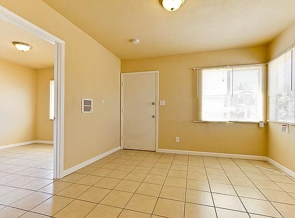 Clean Ceramic Floors Throughout! No Smelly carpets anywhere