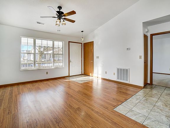 5th image of 1296 Hillview Cir W