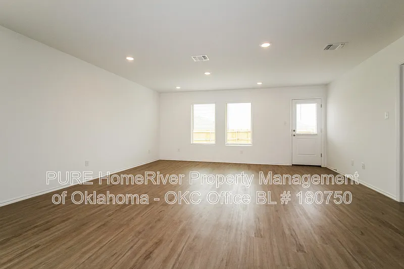4 bed, 2.0 bath, 1720 sqft, $1,845 — Photo 2