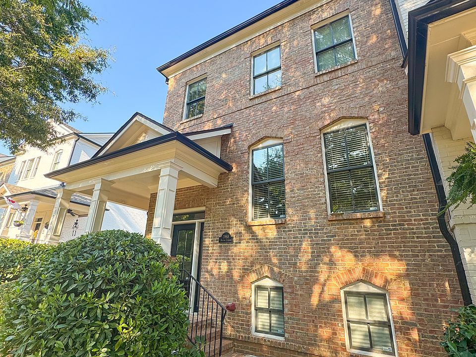 End unit that faces green space area.