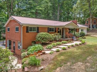 38 Tatham Pointe Dr, Etowah, NC 28729