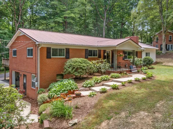 38 Tatham Pointe Dr, Etowah, NC 28729