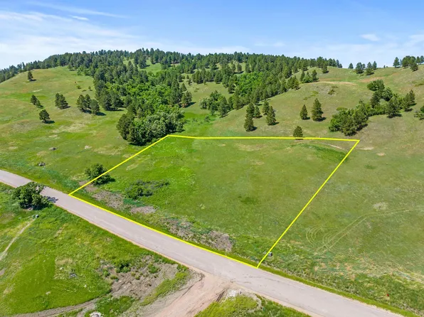 3927 Twisted Oak Rd, Sturgis, SD 57785