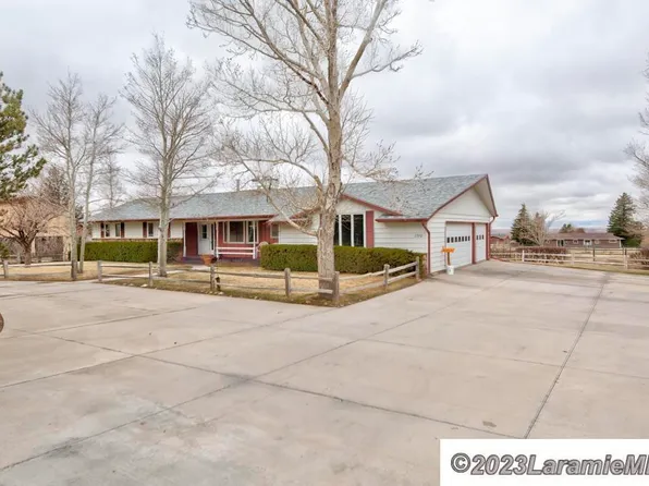 2310 Sky View Ln, Laramie, WY 82070