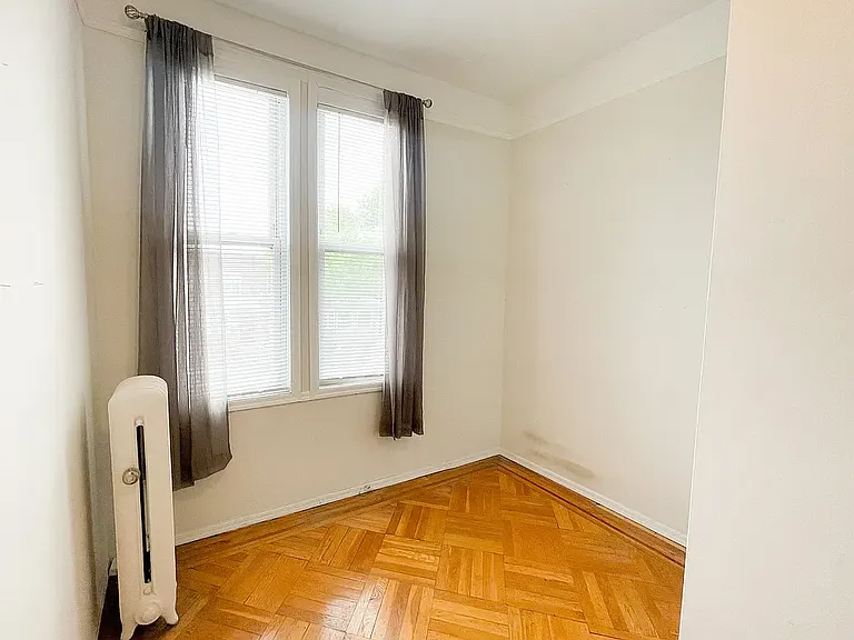 22-26 36th St #2R — Photo 11