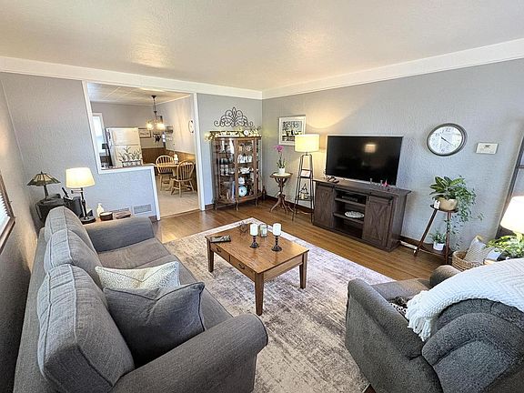 3rd image of 411 11TH STREET SOUTH